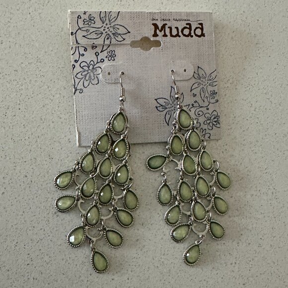 MUDD Green Chandelier Earrings - Picture 3 of 4